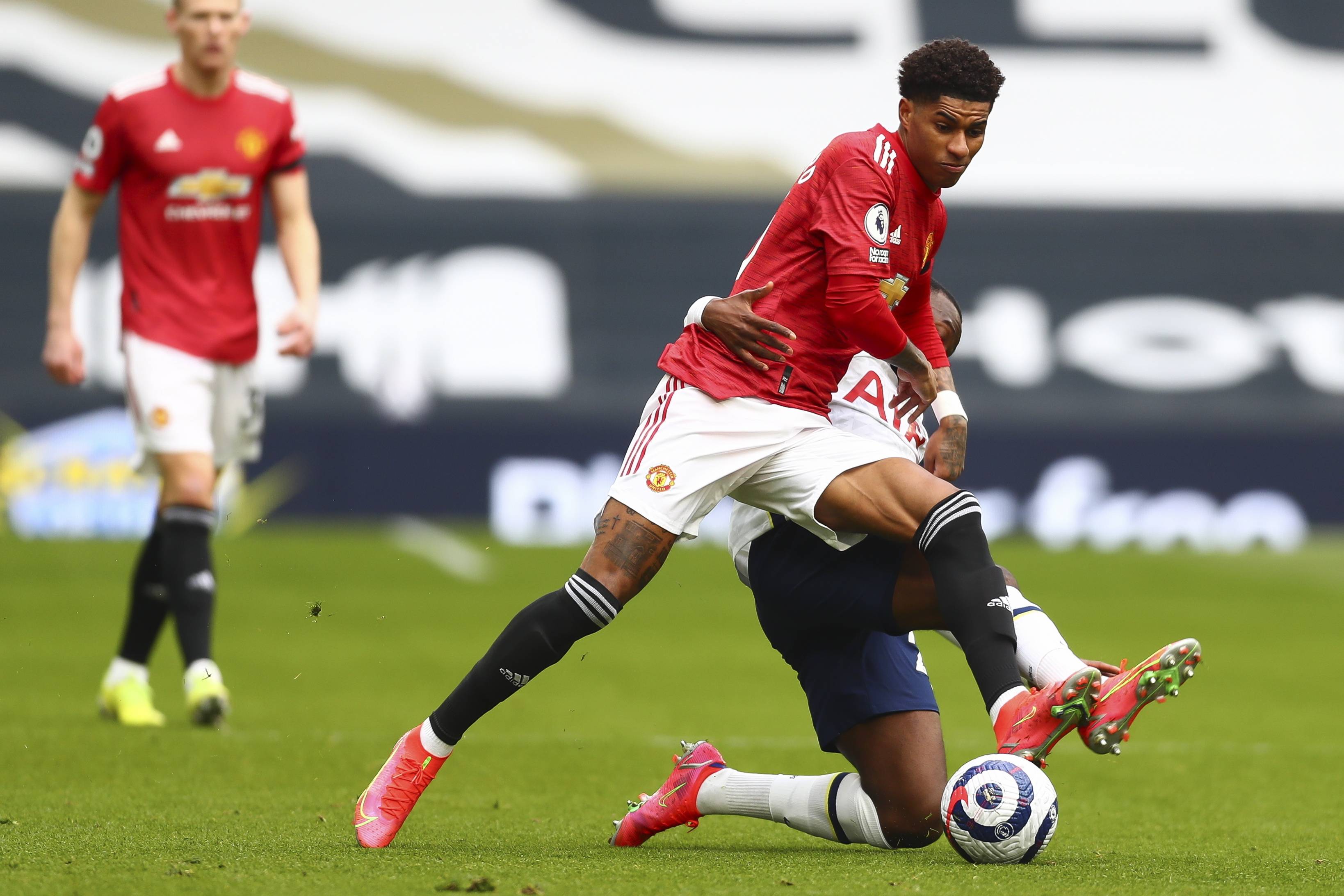 的不足敲响 的不足敲响